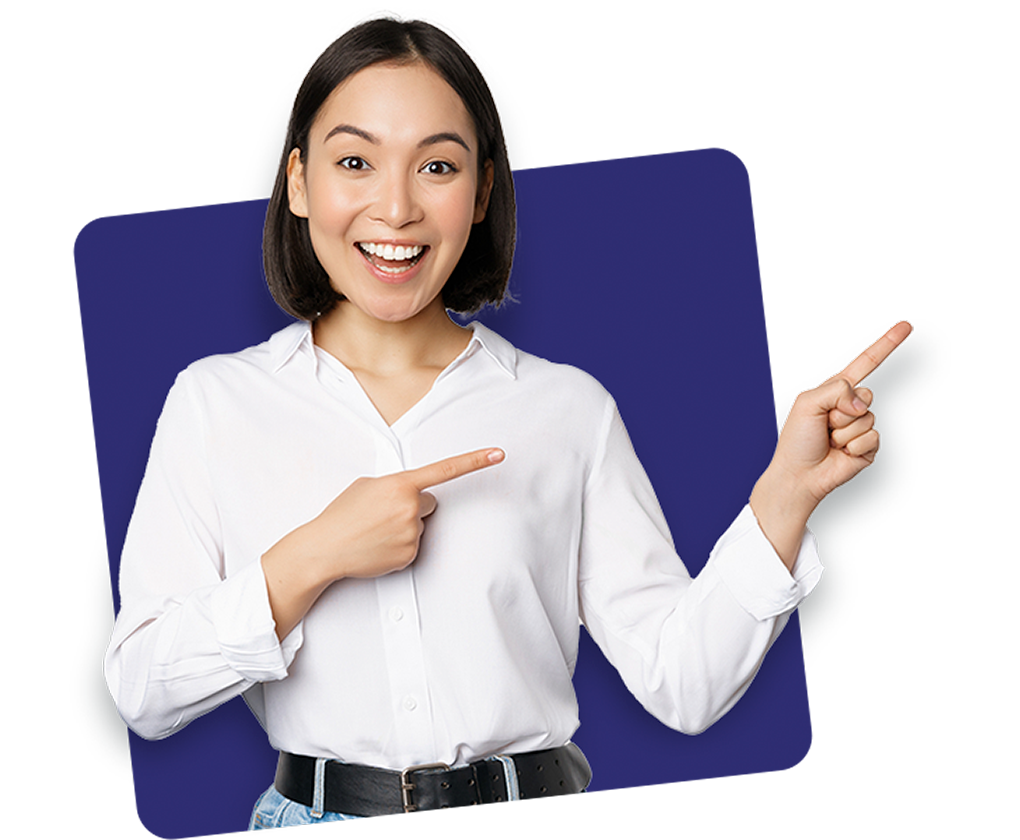 femme pointant vers la droite