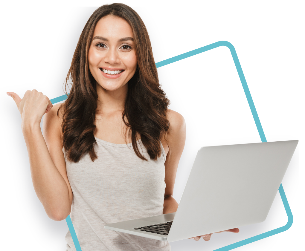 Éducatrice spécialisée pointant vers la gauche et avec ordinateur portable